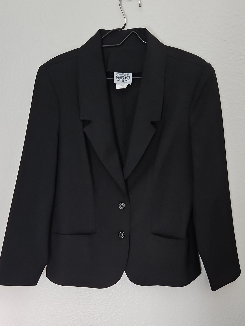 Vintage Nikki Black 2-Button Structured Blazer | Size 11/12 (Fits Medium)